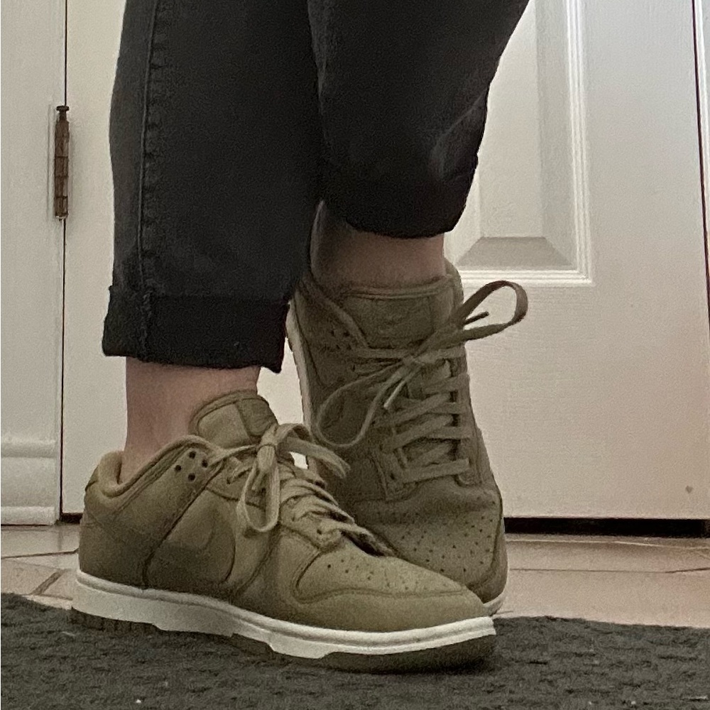 Nike Dunk Olive Green Women's Sneakers